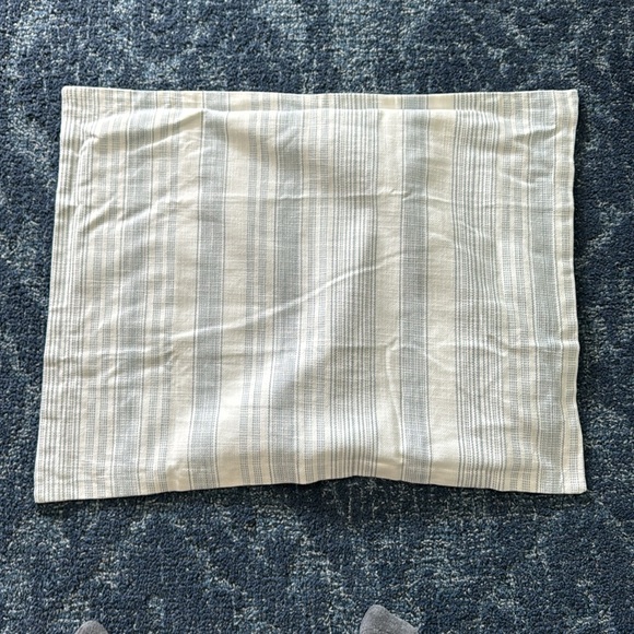 Pottery Barn Queen size Quilt with 2 Shams Like New - Picture 4 of 4